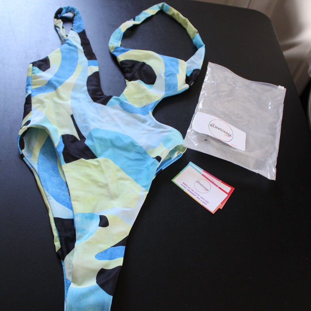 Women's 1 piece Sexy Swimsuit - Size Small - W/ Breast Hugger
